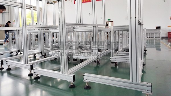 高純度鋁材集成定制方案，賦能光伏設(shè)備機(jī)架穩(wěn)定高效